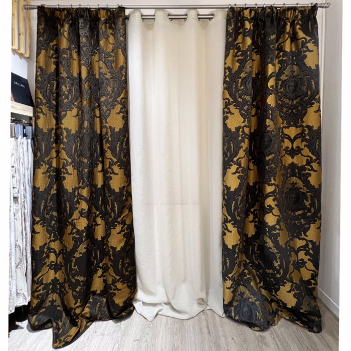 Έτοιμη Ραμμένη Κουρτίνα Versailles Ζακάρ Π140cm X Υ280cm Χρυσό/Μαύρο (Εκθεσιακή) Etoimi Rammeni Kourtina Versailles Zakar P140cm X u280cm Xruso/Mavro (Ekthesiaki)