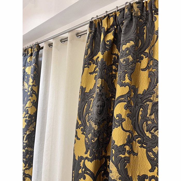 Έτοιμη Ραμμένη Κουρτίνα Versailles Ζακάρ Π140cm X Υ280cm Χρυσό/Μαύρο (Εκθεσιακή) Etoimi Rammeni Kourtina Versailles Zakar P140cm X u280cm Xruso/Mavro (Ekthesiaki)