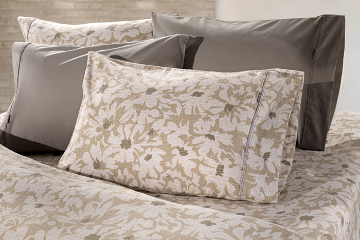 Guy Laroche Σετ με 2 σεντόνια μονά 170X265 και 1 μαξιλαροθήκη MARTIN ALMOND FLANNEL Guy Laroche Set me 2 sentonia mona 170X265 kai 1 maxilarothiki MARTIN ALMOND FLANNEL