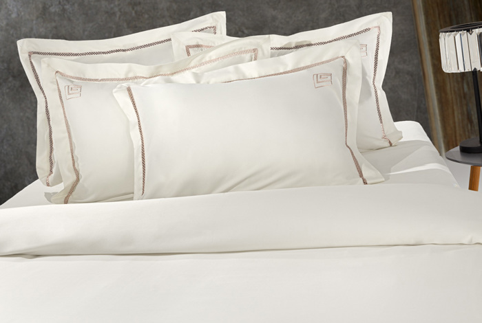Guy Laroche Set Paplomatothiki Bambakosaten uperdipli me 2 Maxilarothikes BLEND AMETHYST/IVORY 240X250