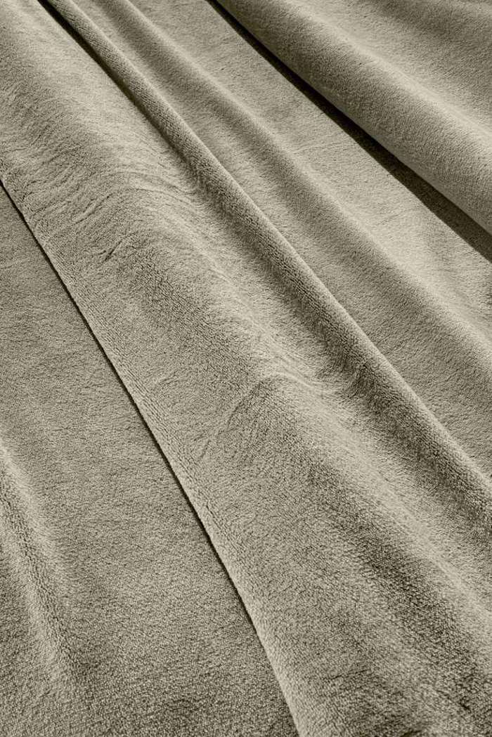 Guy Laroche Σετ Υπέρδιπλη Κουβέρτα Velvet Khaki 250x240cm με Διακοσμητικό Μαξιλαράκι 45x45cm Guy Laroche Set uperdipli Kouberta Velvet Khaki 250x240cm me Diakosmitiko Maxilaraki 45x45cm