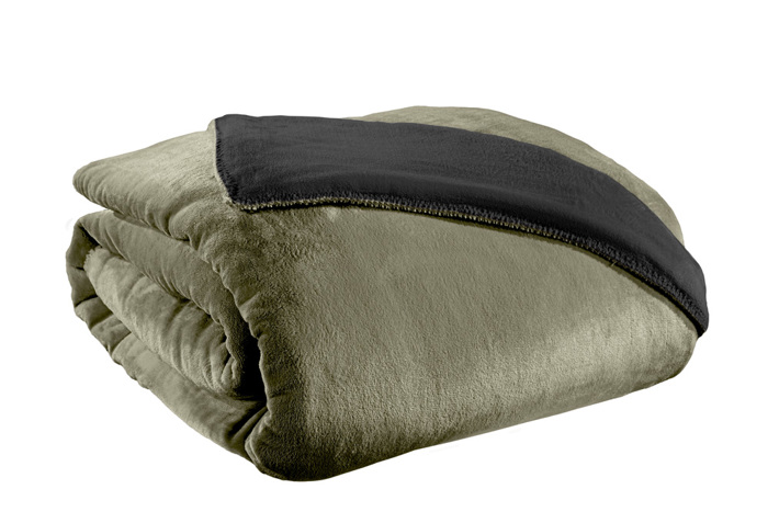 Guy Laroche Σετ Κουβέρτα Velvet Khaki 160x240cm και Διακοσμητικό Μαξιλαράκι 45x45cm Guy Laroche Set Kouberta Velvet Khaki 160x240cm kai Diakosmitiko Maxilaraki 45x45cm
