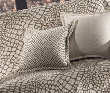 Guy Laroche Μαξιλαράκι διακοσμητικό BALI Wenge 50X50EK 1116030121000