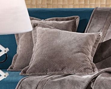 Guy Laroche Μαξιλαράκι διακοσμητικό RUBICON Choco 45X45EK 1116086217003