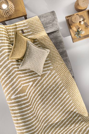 Guy Laroche Ριχτάρι Τριθέσιου Καναπέ Norton Golden 180x300cm