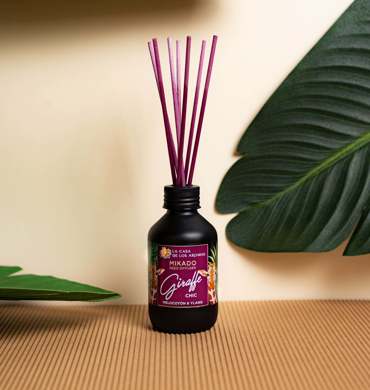 ΑΡΩΜΑΤΙΚΟ ΧΩΡΟΥ ΜΕ STICKS PASSION YLANG & ΡΟΔΑΚΙΝΟ 'GIRAFFE CHIC' 100ML 049690