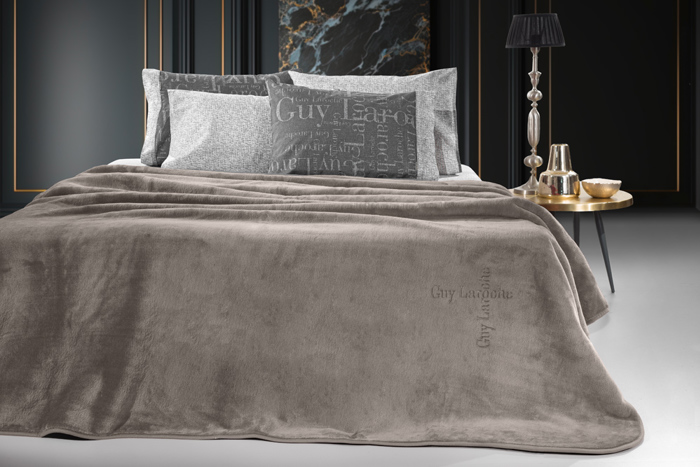 Guy Laroche Beloute Moni Kouberta Logo Vison 160x220cm