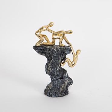 ESTHETI home Διακοσμητικό Γλυπτό Άνθρωποι και Βράχος Resin Μαύρο/Χρυσό 14x5.5x21.5cm 752-27076